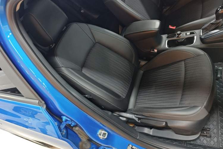 Used Buick Verano 2016 Hatchback 15S Automatic Leading Model Right Front Seat