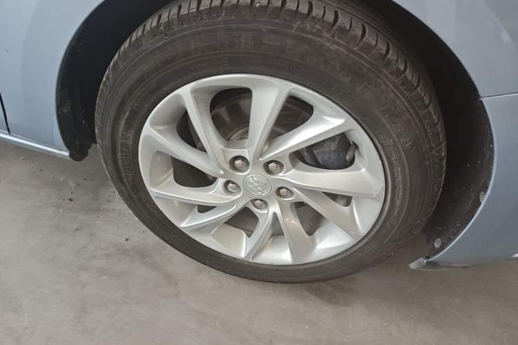 Used Buick Verano 2016 Hatchback 15S Automatic Leading Model Right Front Wheel Hub