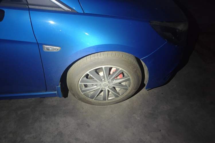 Used Buick Verano 2016 Two-Door GS 20T Dual-Clutch Haoting Sporty Model Right Front Wheel Hub