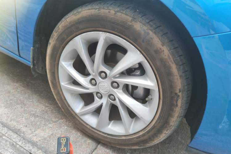 Used Buick Verano 2016 Hatchback 15S Automatic Ambition Model Right Front Wheel Hub