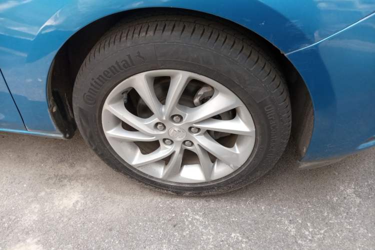 Used Buick Verano 2016 Hatchback 15S Automatic Ambition Model Right Front Wheel Hub