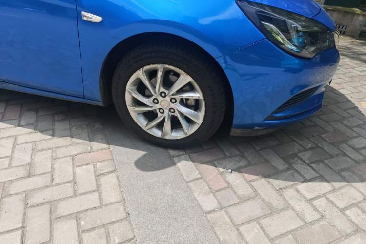 Used Buick Verano 2016 Hatchback 15S Automatic Leading Model Right Front Wheel Hub
