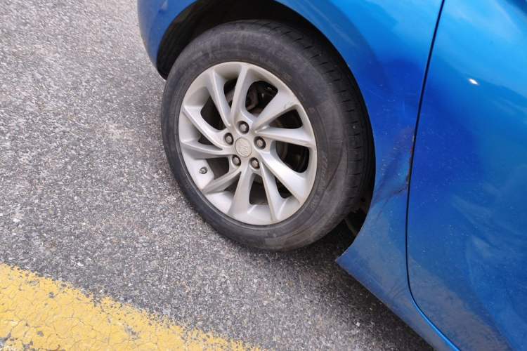 Used Buick Verano 2016 Hatchback 15S Automatic Leading Model Right Front Wheel Hub
