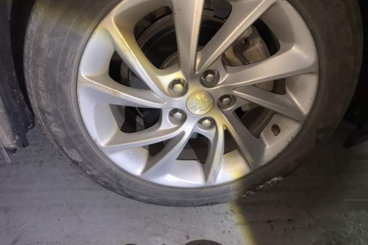 Used Buick Verano 2016 Hatchback 15S Automatic Ambition Model Right Front Wheel Hub
