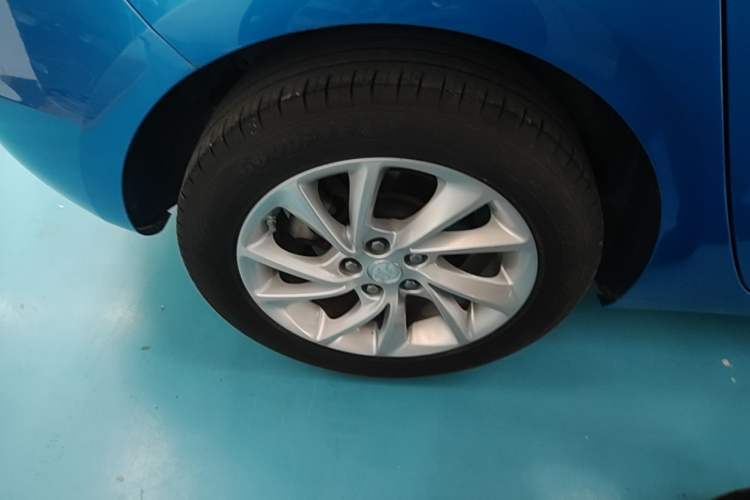 Used Buick Verano 2016 Hatchback 15S Automatic Ambition Model Right Rear Wheel Hub