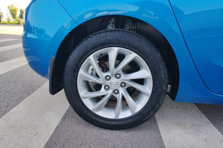 Used Buick Verano 2016 Hatchback 15S Automatic Leading Model Right Rear Wheel Hub