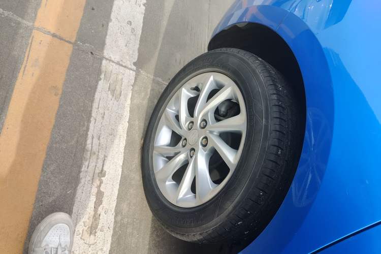 Used Buick Verano 2016 Hatchback 15S Automatic Ambition Model Right Rear Wheel Hub