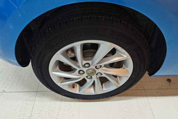 Used Buick Verano 2016 Hatchback 15S Automatic Leading Model Right Rear Wheel Hub