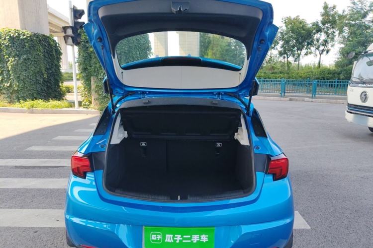 Used Buick Verano 2016 Hatchback 15S Automatic Leading Model Trunk