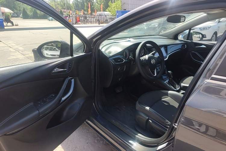 Used Buick Verano 2016 Hatchback 15S Automatic Leading Model Driver Seat