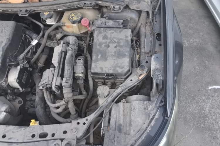 Used Buick Verano 2016 Hatchback 15S Automatic Leading Model Engine Bay Left