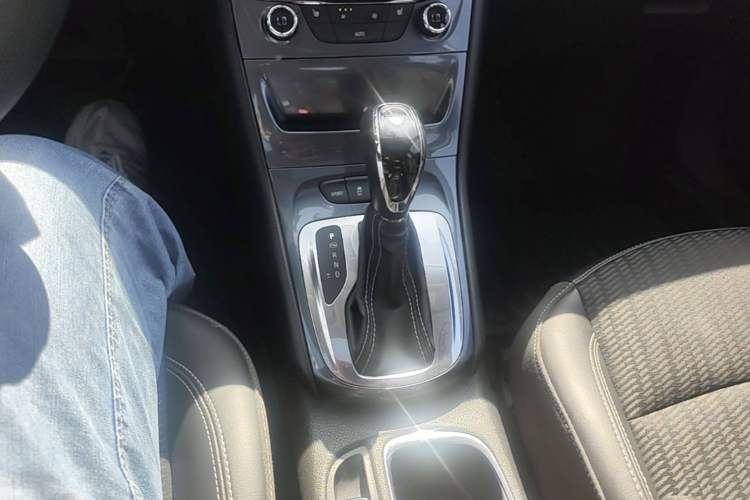 Used Buick Verano 2016 Hatchback 15S Automatic Leading Model Gear Lever