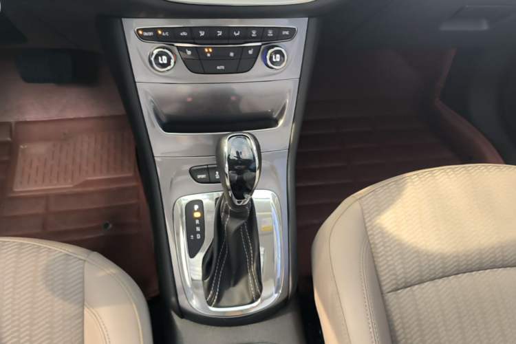 Used Buick Verano 2016 Hatchback 15S Automatic Leading Model Gear Lever