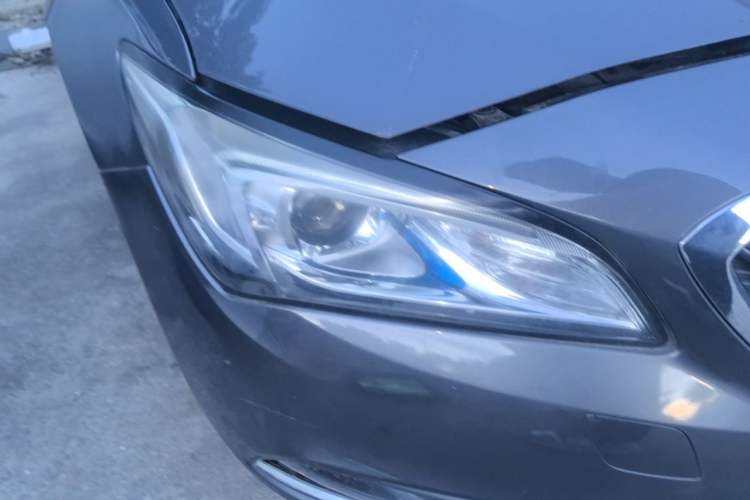 Used Buick Verano 2016 Hatchback 15S Automatic Leading Model Right Front Headlight