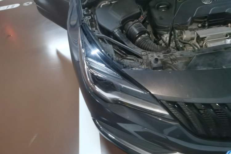 Used Buick Verano 2016 Two-Door GS 20T Dual-Clutch Haoting Sporty Model Right Front Headlight