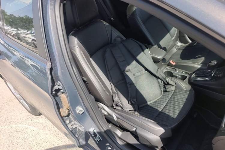 Used Buick Verano 2016 Hatchback 15S Automatic Leading Model Right Front Seat