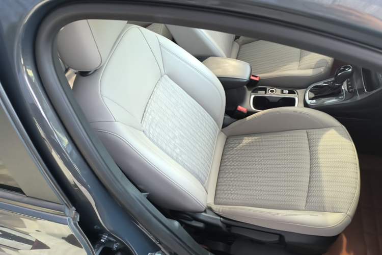 Used Buick Verano 2016 Hatchback 15S Automatic Leading Model Right Front Seat