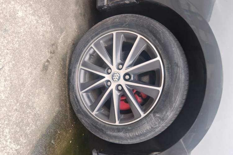 Used Buick Verano 2016 Hatchback GS 20T Dual-Clutch Passionate Sporty Model Right Front Wheel Hub