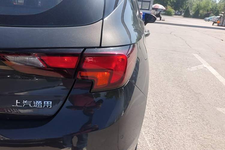Used Buick Verano 2016 Hatchback 15S Automatic Leading Model Right Rear Taillight