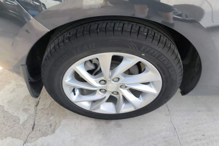 Used Buick Verano 2016 Hatchback 15S Automatic Leading Model Right Rear Wheel Hub