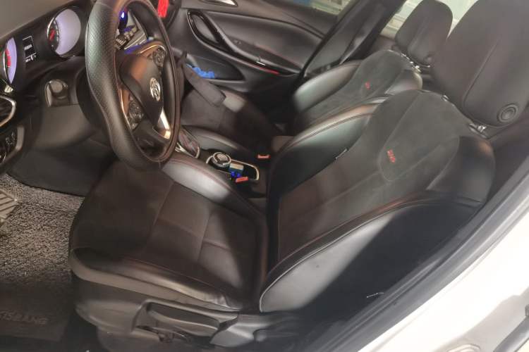 Used Buick Verano 2016 Hatchback GS 20T Dual-Clutch Passionate Sporty Model Left Front Seat