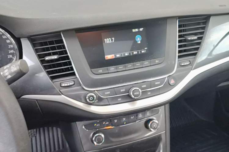 Used Buick Verano 2016 Hatchback 15S Automatic Ambition Model Audio And AC Panel