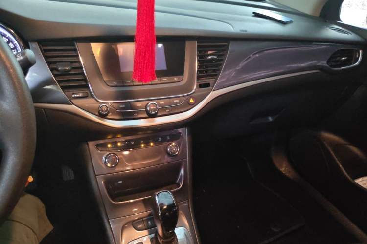 Used Buick Verano 2016 Hatchback 15S Automatic Ambition Model Audio And AC Panel