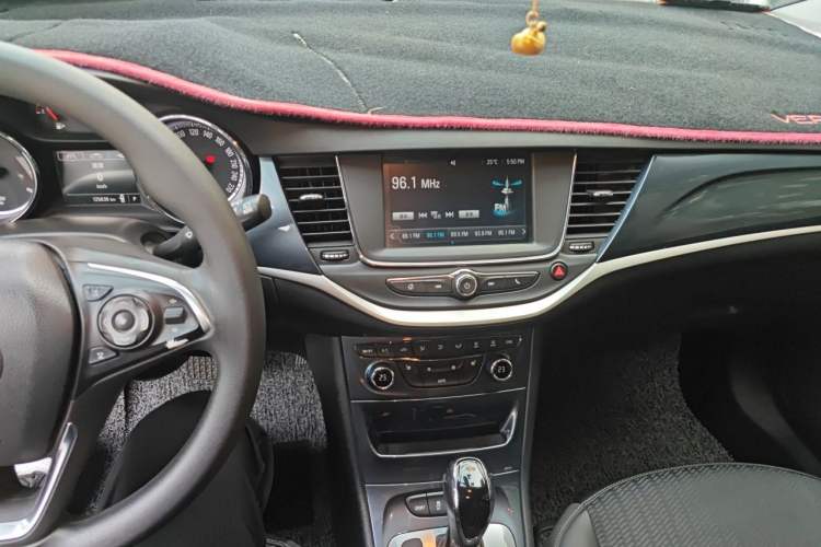 Used Buick Verano 2016 Hatchback 15S Automatic Leading Model Audio And AC Panel
