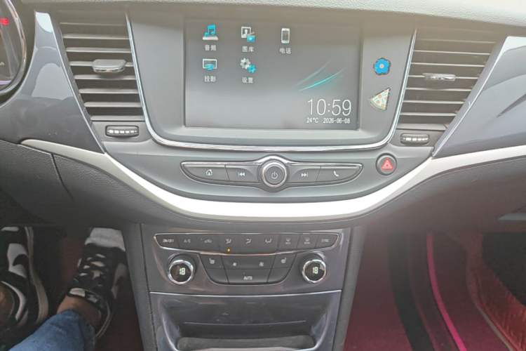 Used Buick Verano 2016 Hatchback 15S Automatic Leading Model Audio And AC Panel