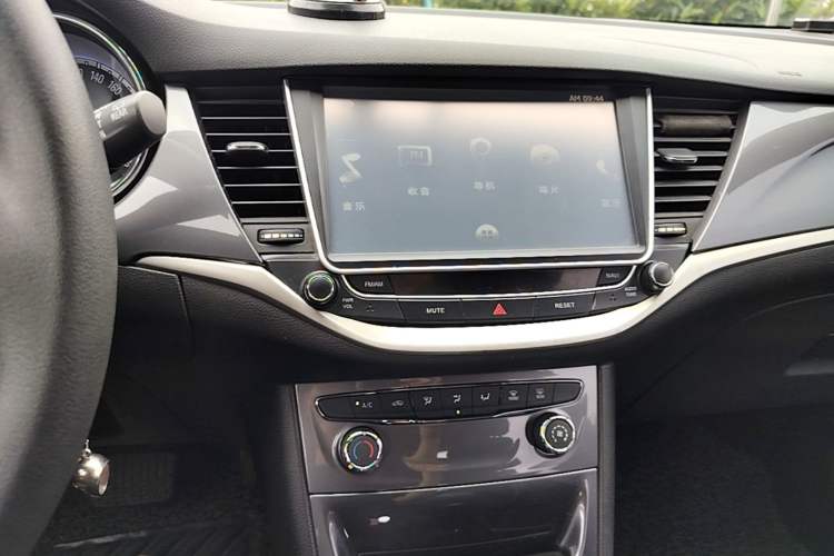 Used Buick Verano 2016 Hatchback 15S Automatic Ambition Model Audio And AC Panel