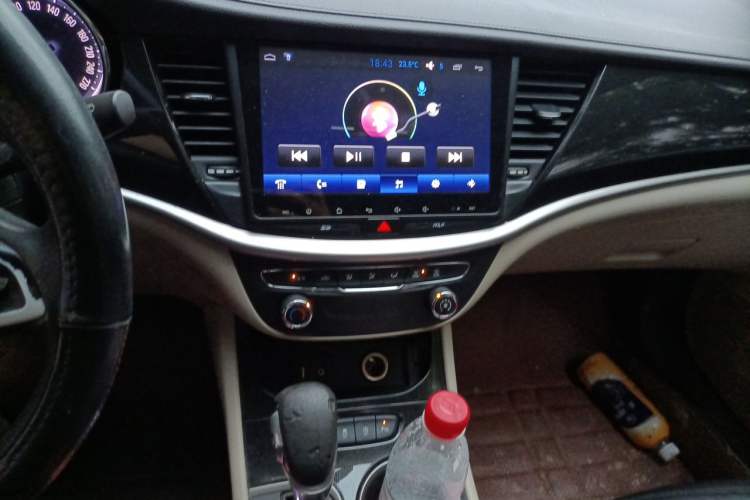 Used Buick Verano 2016 Hatchback 15S Automatic Leading Model Audio And AC Panel