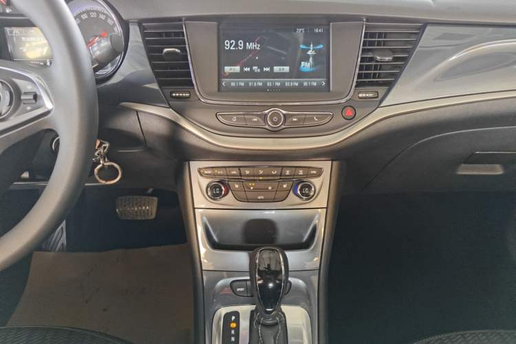 Used Buick Verano 2016 Hatchback 15S Automatic Leading Model Audio And AC Panel