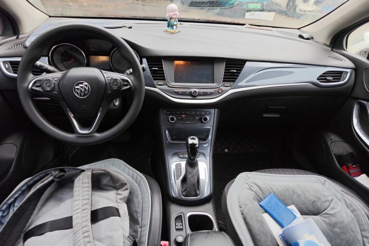 Used Buick Verano 2016 Hatchback 15S Automatic Leading Model Center Console