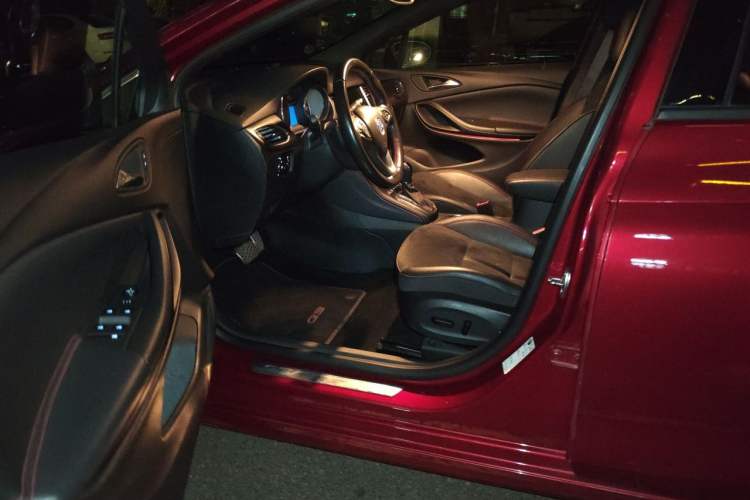 Used Buick Verano 2016 Hatchback GS 20T Dual-Clutch Passionate Sporty Model Driver Seat