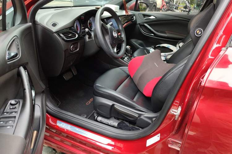 Used Buick Verano 2016 Two-Door GS 20T Dual-Clutch Haoting Sporty Model Driver Seat