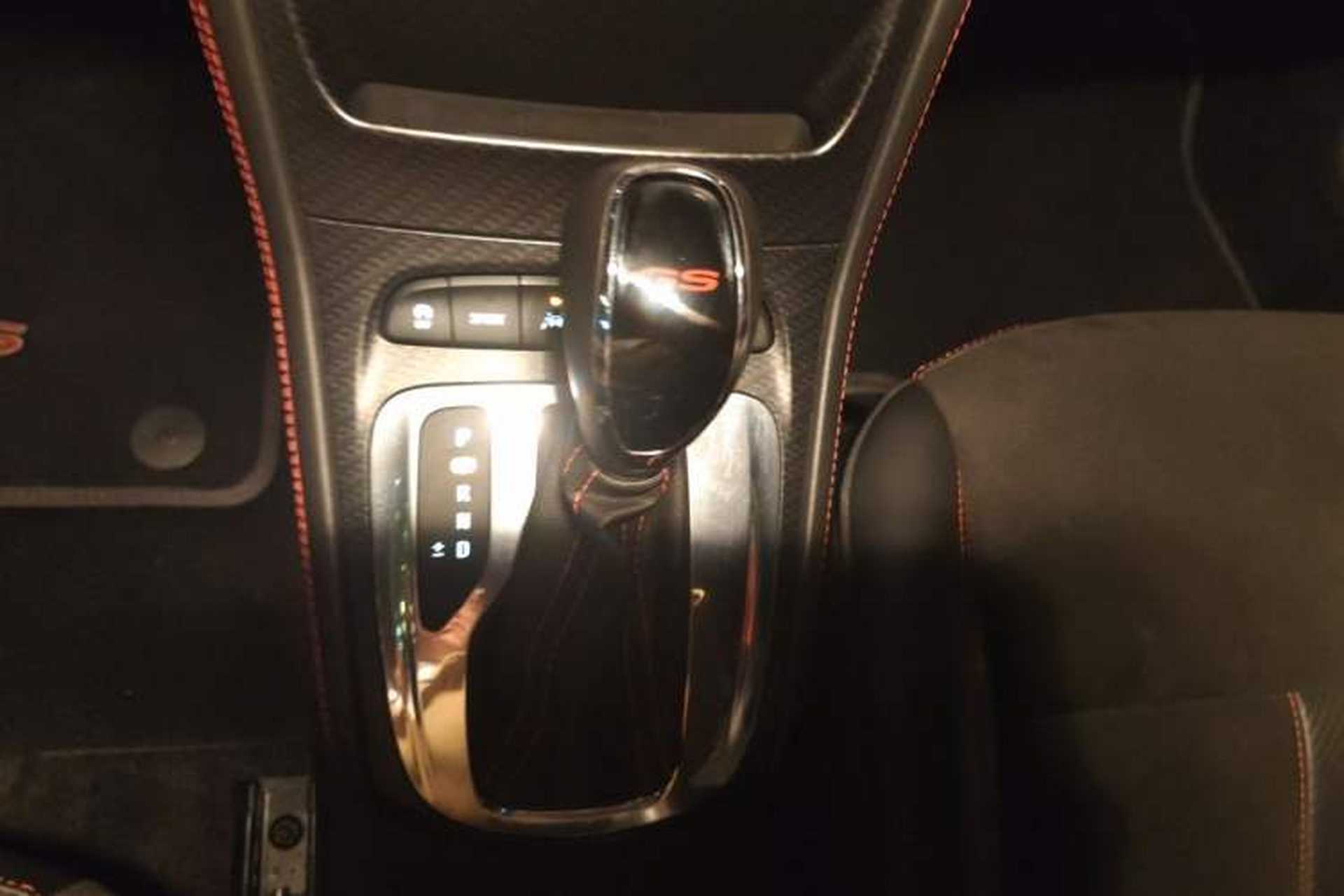 Used Buick Verano 2016 Hatchback GS 20T Dual-Clutch Passionate Sporty Model Gear Lever