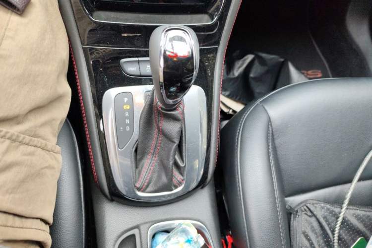 Used Buick Verano 2016 Two-Door GS 20T Dual-Clutch Haoting Sporty Model Gear Lever