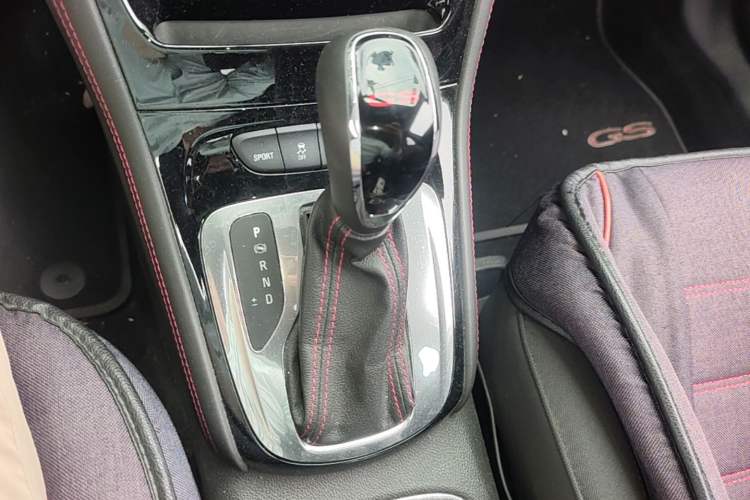Used Buick Verano 2016 Two-Door GS 20T Dual-Clutch Haoting Sporty Model Gear Lever