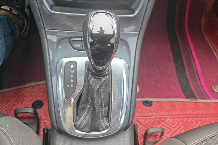 Used Buick Verano 2016 Hatchback 15S Automatic Leading Model Gear Lever
