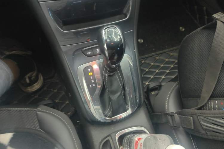 Used Buick Verano 2016 Hatchback 15S Automatic Leading Model Gear Lever