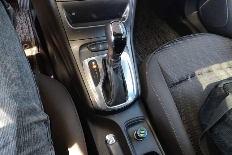 Used Buick Verano 2016 Hatchback 15S Automatic Ambition Model Gear Lever