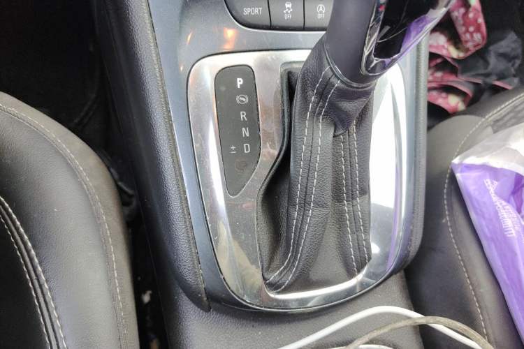 Used Buick Verano 2016 Hatchback 15S Automatic Leading Model Gear Lever