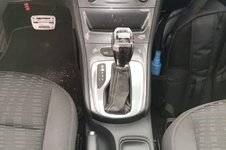 Used Buick Verano 2016 Hatchback 15S Automatic Ambition Model Gear Lever