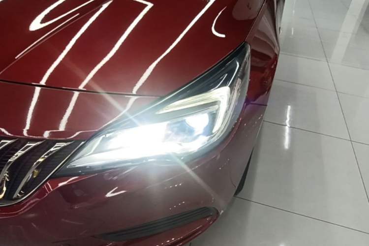 Used Buick Verano 2016 Hatchback 15S Automatic Leading Model Left Front Headlight