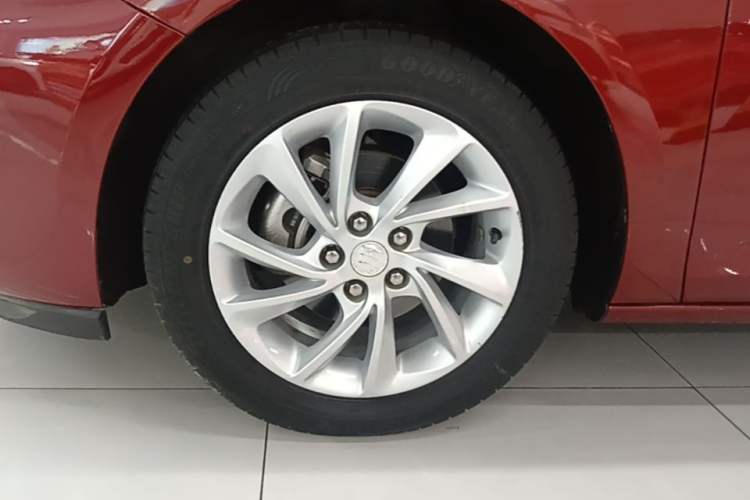 Used Buick Verano 2016 Hatchback 15S Automatic Leading Model Left Front Wheel Hub
