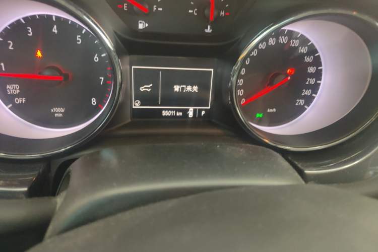 Used Buick Verano 2016 Hatchback 15S Automatic Leading Model Odometer Close Up