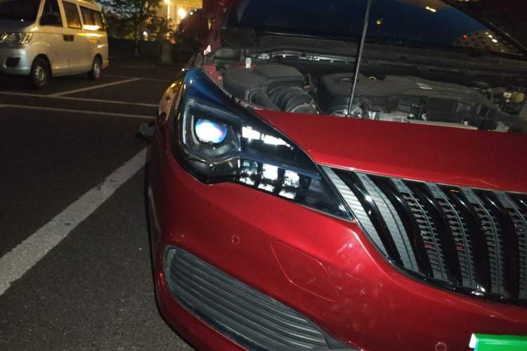 Used Buick Verano 2016 Hatchback GS 20T Dual-Clutch Passionate Sporty Model Right Front Headlight