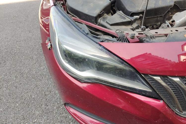 Used Buick Verano 2016 Hatchback 15S Automatic Leading Model Right Front Headlight