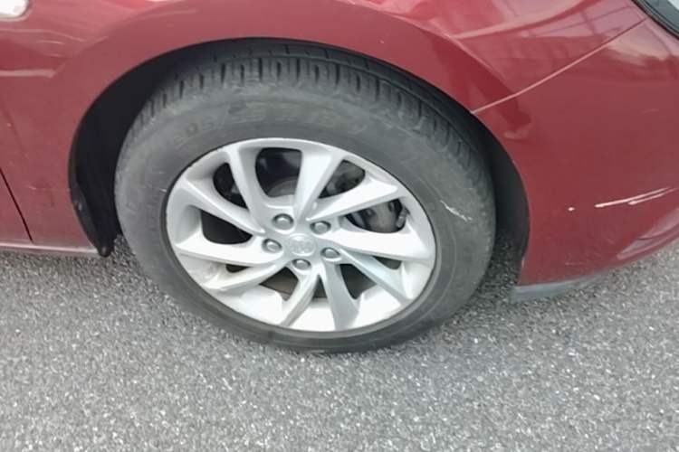 Used Buick Verano 2016 Hatchback 15S Automatic Ambition Model Right Front Wheel Hub