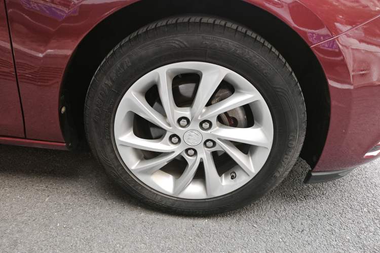 Used Buick Verano 2016 Hatchback 15S Automatic Leading Model Right Front Wheel Hub